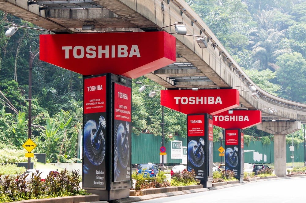 Toshiba advertise on pillars bridge.