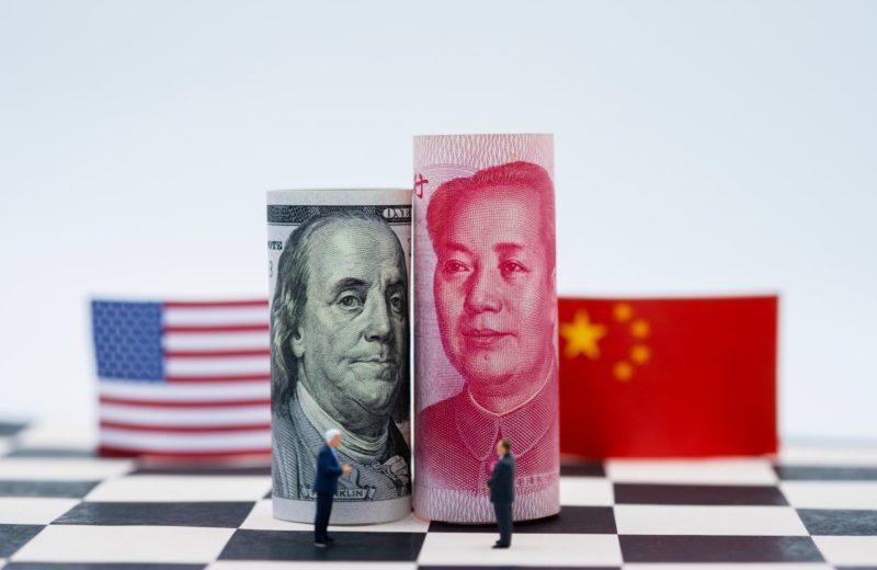 Chinese Yuan Declines, While Dollar Has Modest gains
