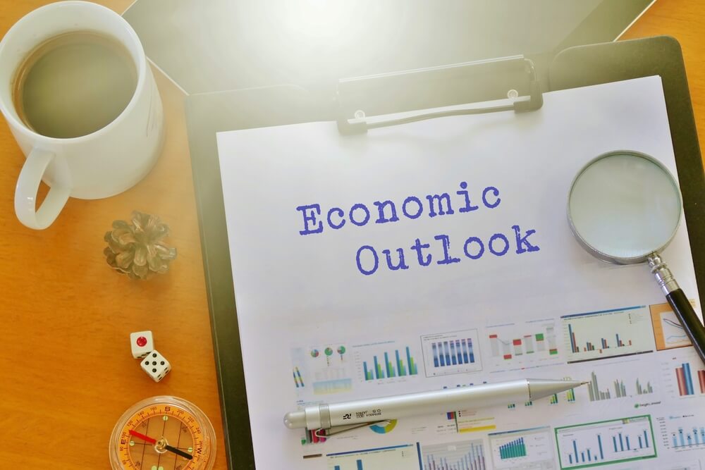 Economic Outlook: economic outlook word on the paper