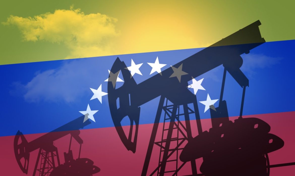 Venezuela Considers Privatizing Oil to Evade Economic Fall