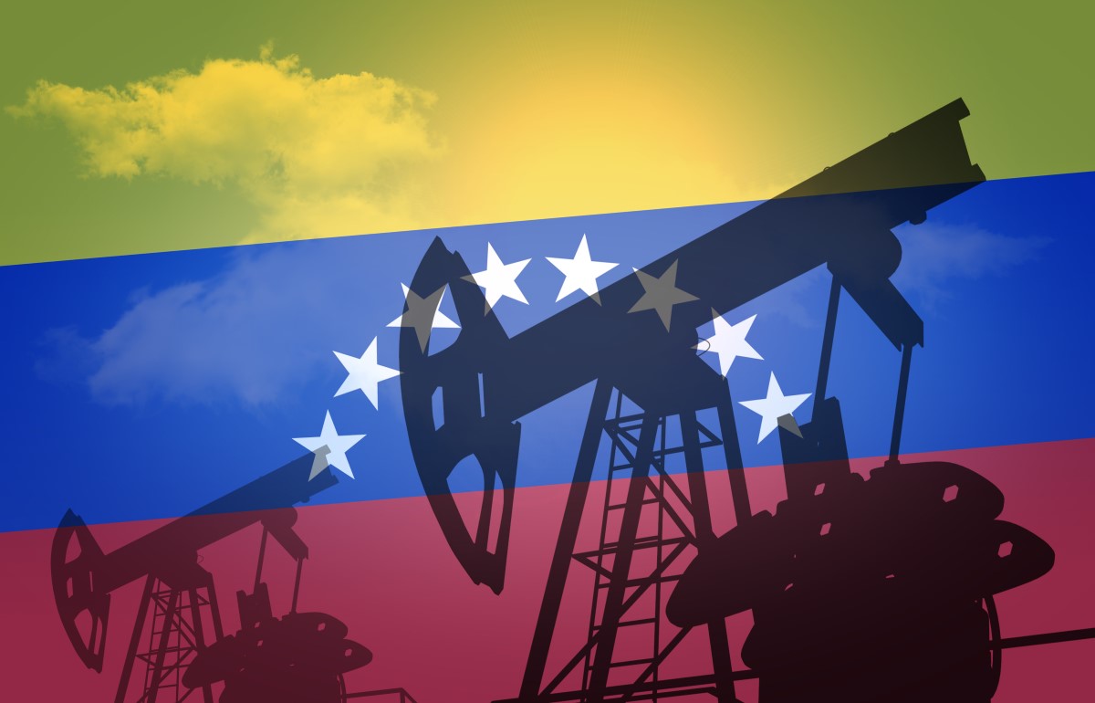 Venezuela considers privatizing oil to escape economic collapse
