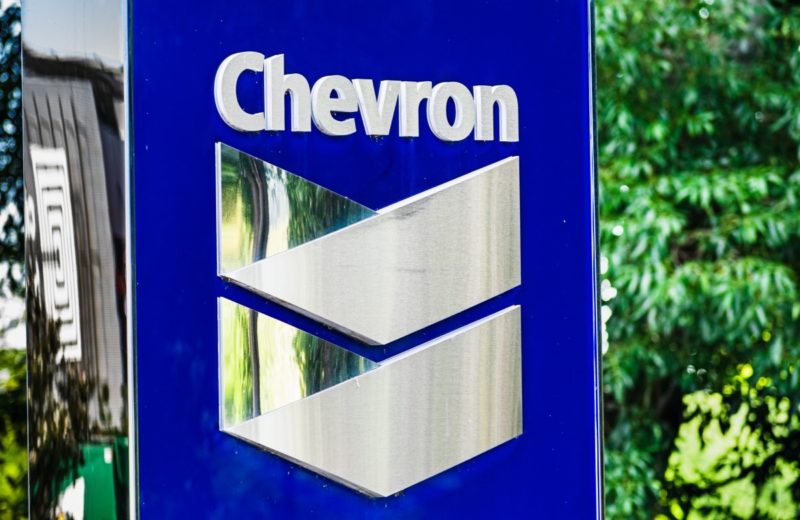 Energy Stocks Decline: Exxon and Chevron are in the Red