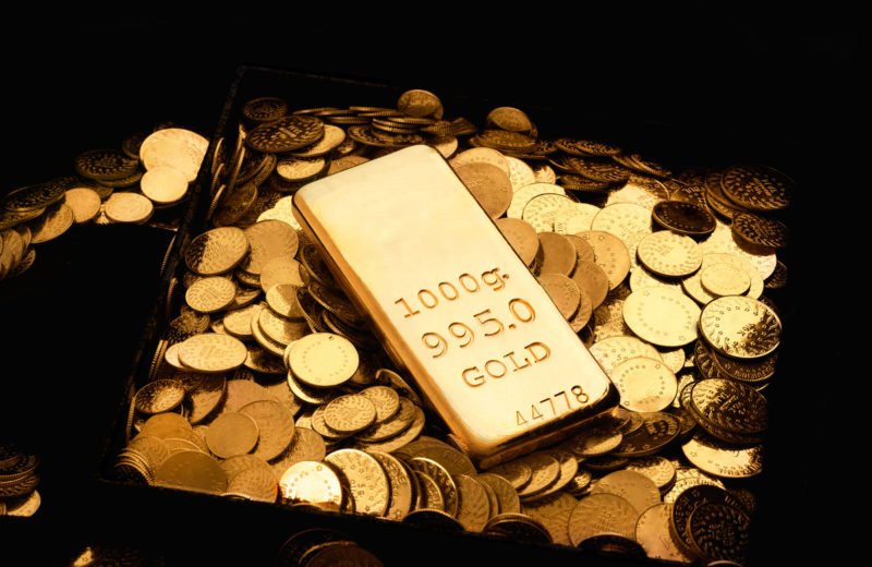 Gold price on the London market also surpasses $2,000