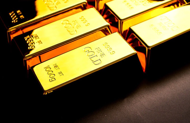 Gold Tumbles with Firmer Greenback