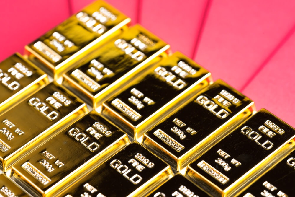 Gold Looks to Close its Third Weekly Gain