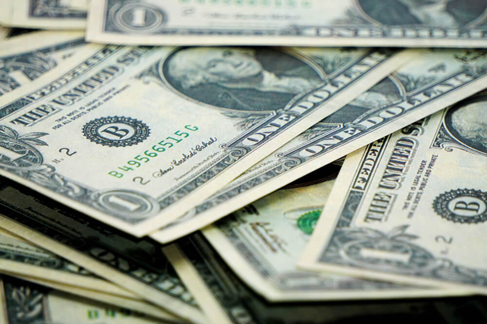 Dollar at Three-week Lows; Recovery Expectations Grow