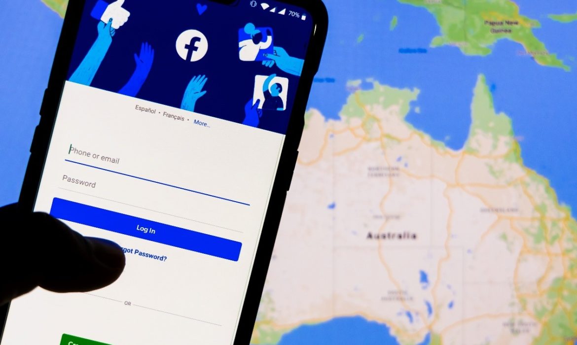 Facebook bans viewing or sharing Australian news