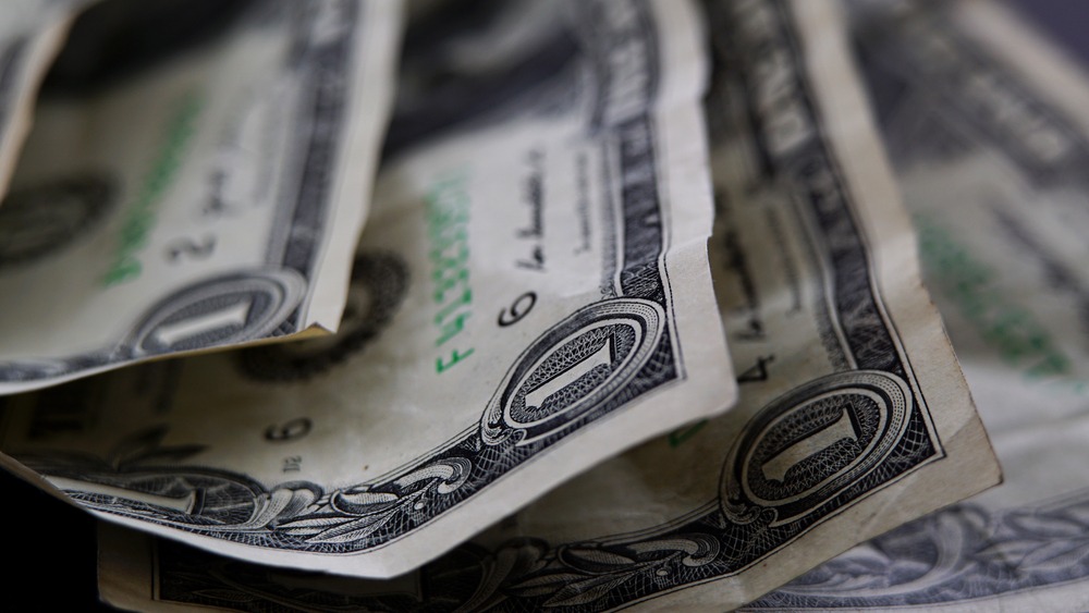 Dollar Struggles, U.S. Yields Soften,  Bitcoin Up