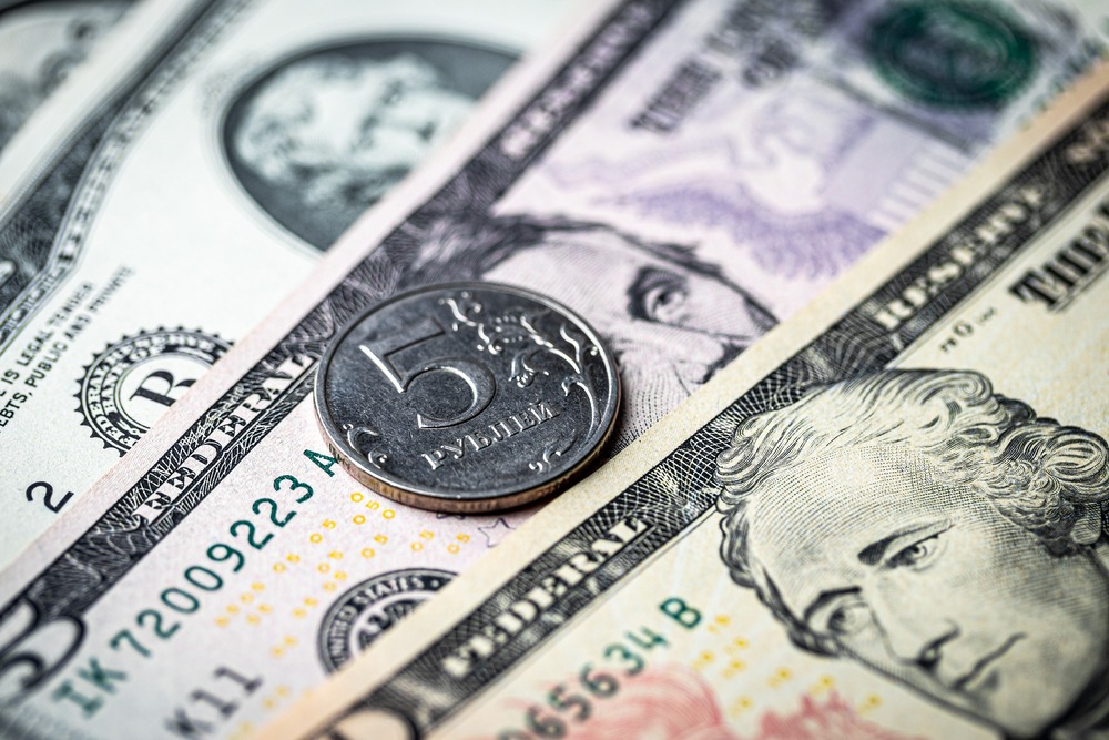 Dollar Largely Unchanged; Powell Seeks Patience 