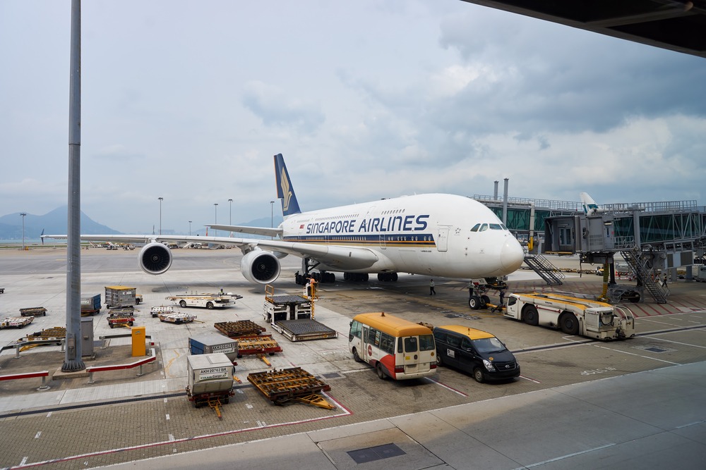 Singapore Airlines Defers $3B of Spending 
