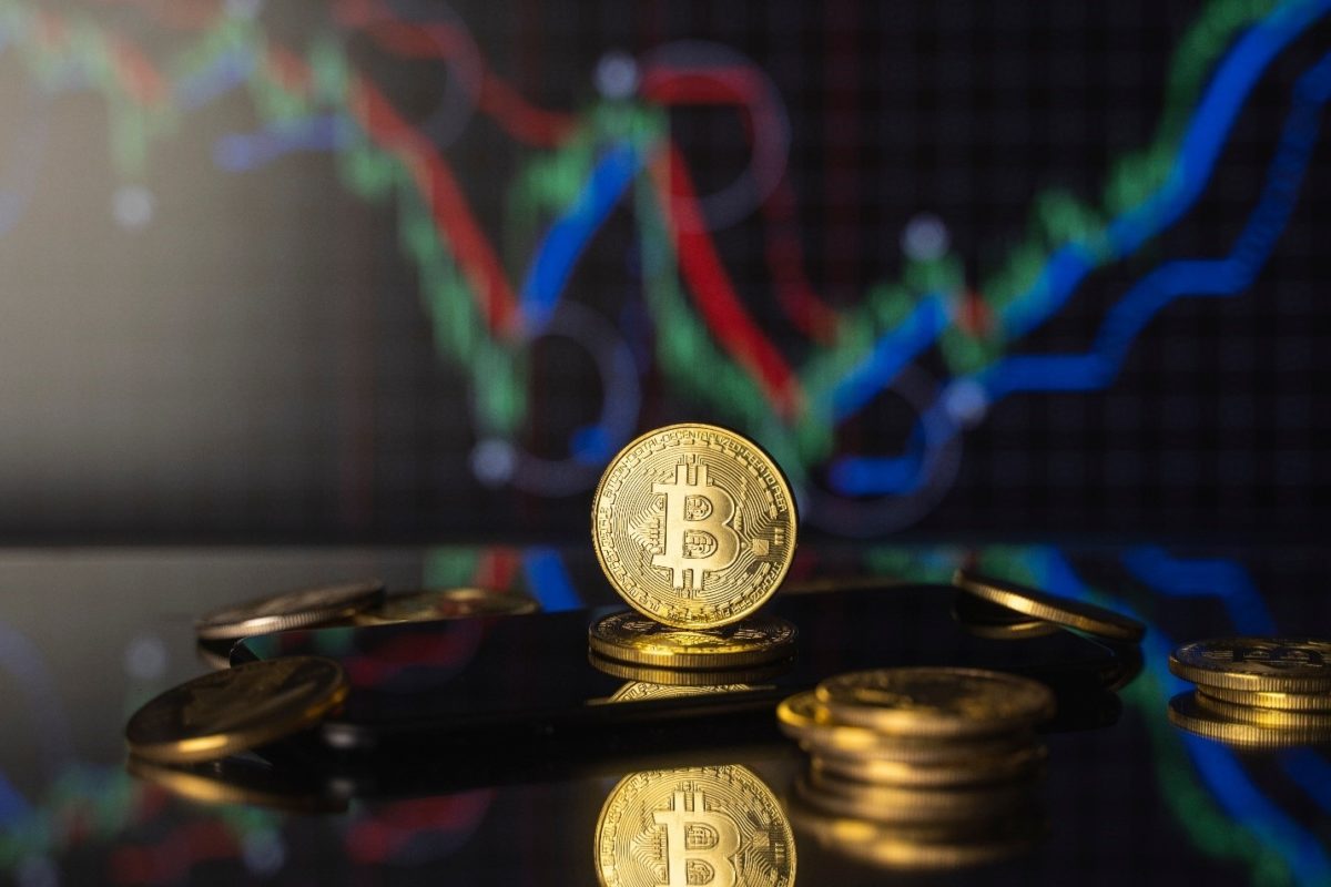 Bitcoin consolidated around $60,000 on Monday