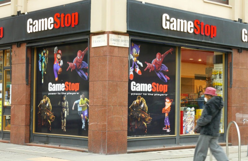 GameStop Hires Amazon.com Executive as Chief Growth Officer