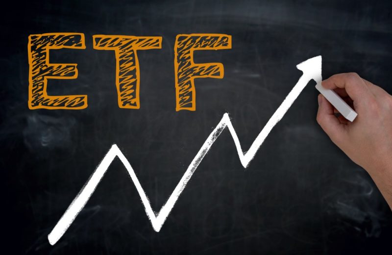 What is ETF and how a stock exchange traded fund operates?