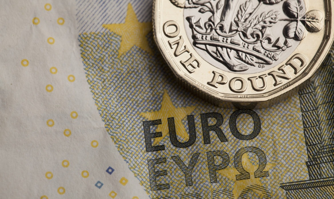 L’EUR/GBP atteint 0,8550, l’inflation augmente à 3%