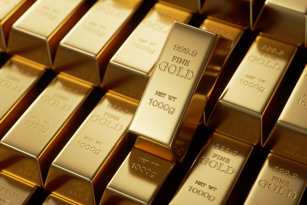 Gold Closes its First Monthly Hike in Long