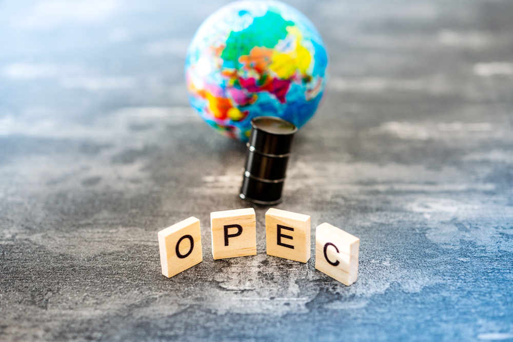 OPEC oil production cutdown effect on Russia