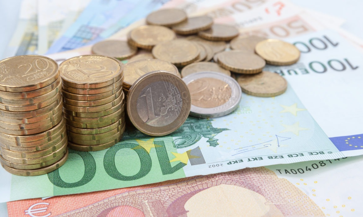 EUR/USD Investing: Euro Stability in a Turbulent Week
