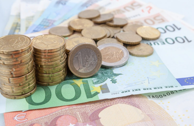 EUR/USD Investing: Euro Stability in a Turbulent Week