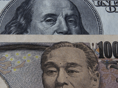 Yen declines as dollar rises