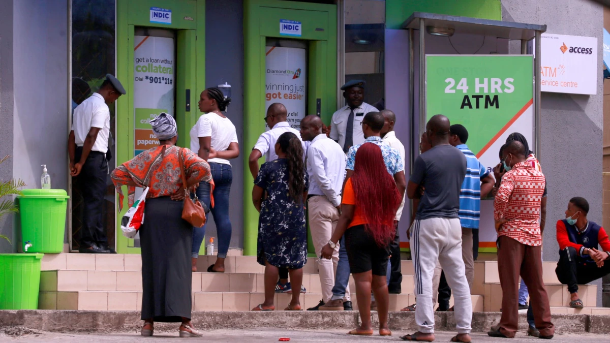 Nigerians in ATMS Lines for New Notes