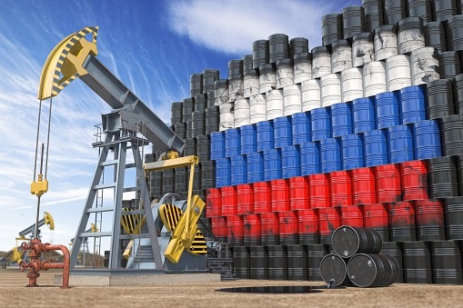 Russia's income from oil and gas exports dropped by 38 percent