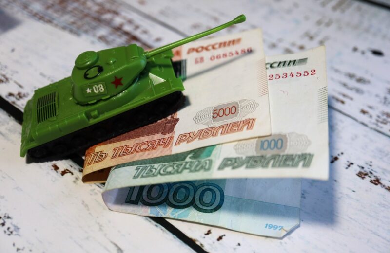 How western sanction can harm the Russian economy