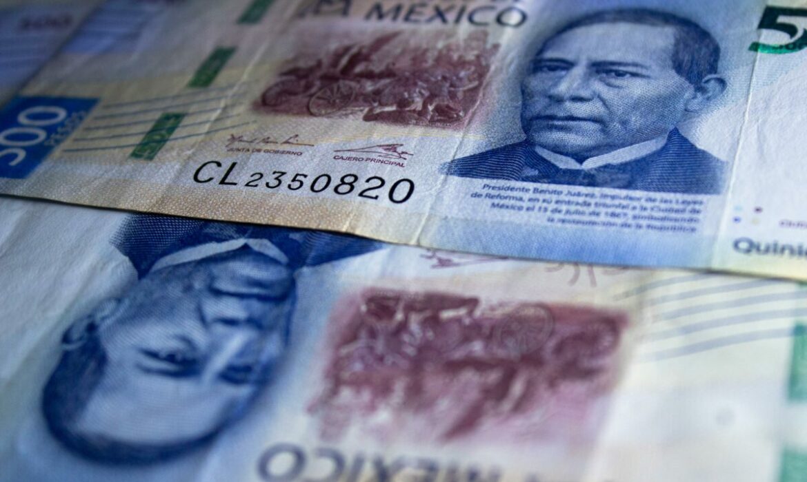 USD/MXN Rate Slips 0.81%, Nearing 16.81 Support